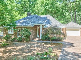 100 Ironwoods Dr, Chapel Hill, NC 27516