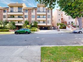 14569 Benefit St, Sherman Oaks, CA