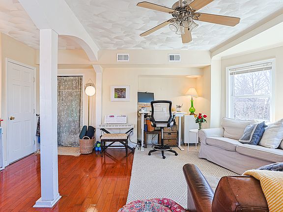4th image of 1001 S 10th St #3
