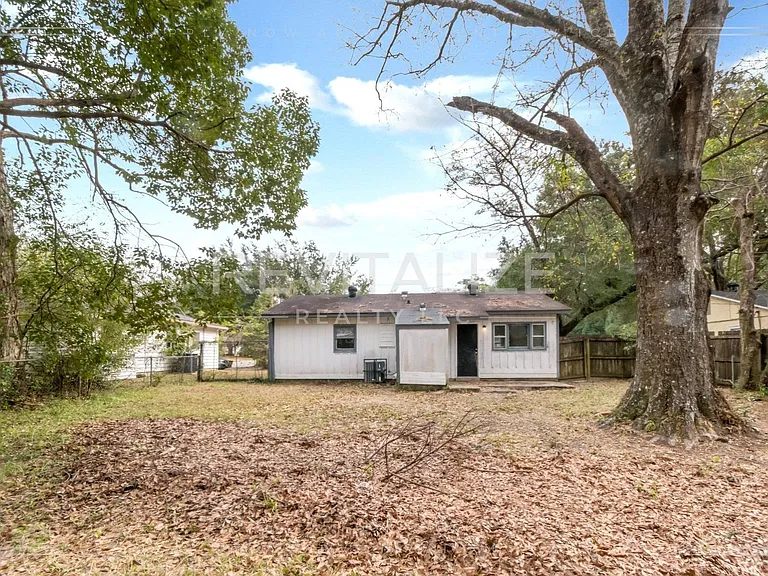 1165 Barker Dr W — Photo 20