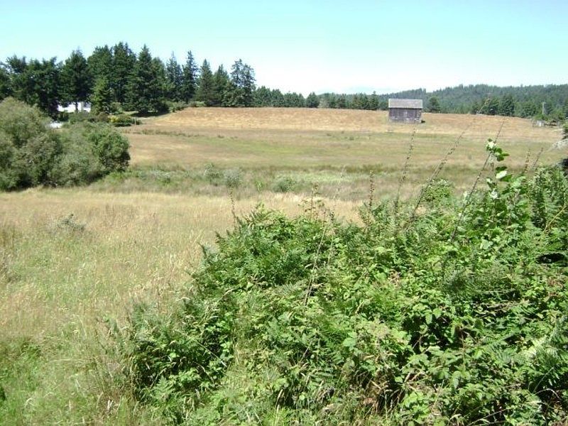 1st image of 390 Country Club Dr