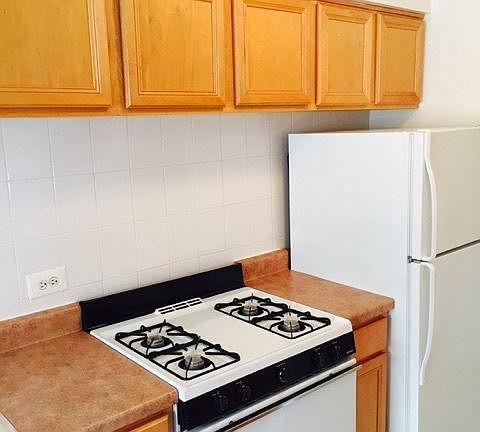 4th image of 5423 N Winthrop Ave APT 407