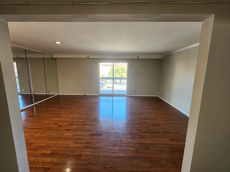 3647 Glengyle Ave #3B — Photo 4