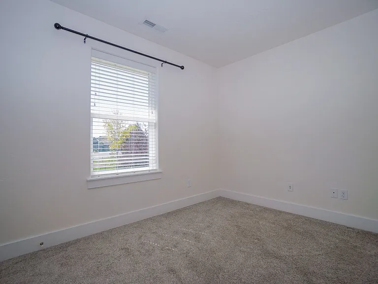 1655 N Azurite Pl — Photo 32