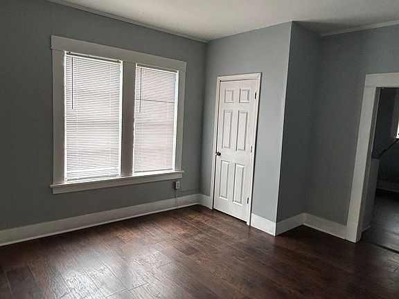 3rd image of 2042 Laurel St