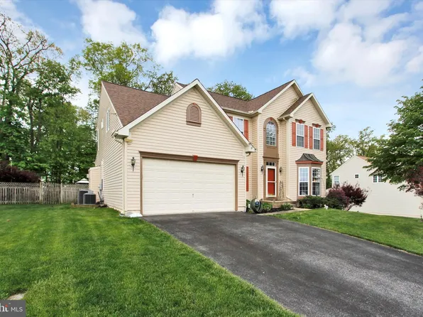 515 Lakeview Dr, Spring Grove, PA 17362