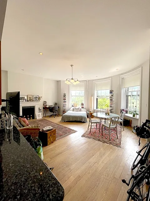 74 Riverside Dr #3F