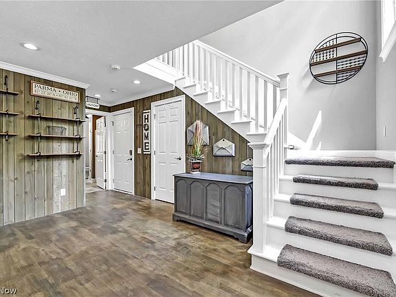 4th image of 5450 W 84th St