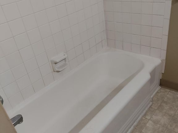 4th image of 6640 Maywood Ave