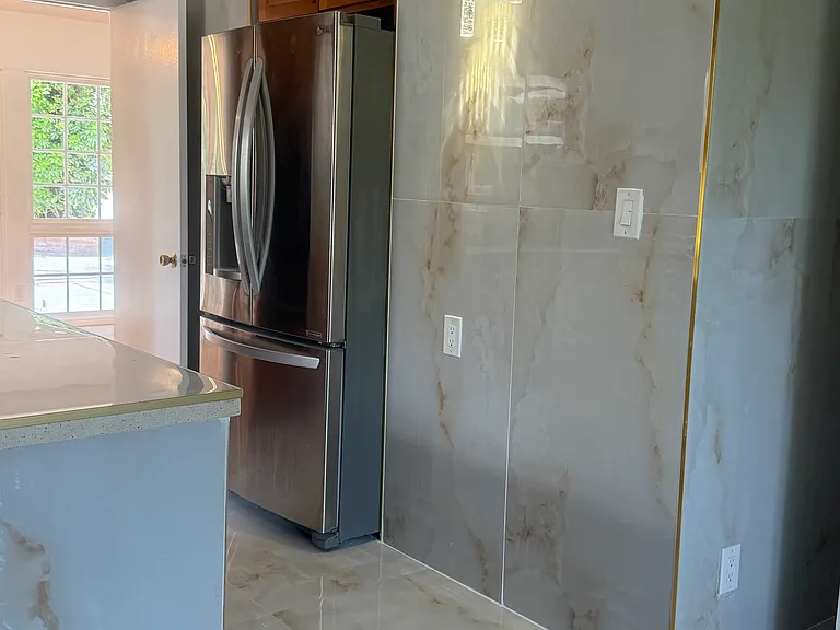24316 Burbank Blvd — Photo 17