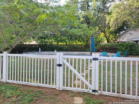 3rd image of 16011 Eagle Cir.