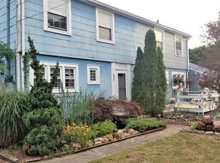 662 Arnold St #A, Westhampton, NY 11978