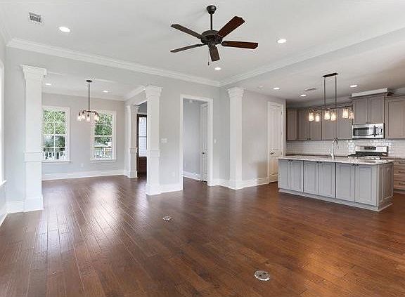 5th image of 6019 Charlotte Dr