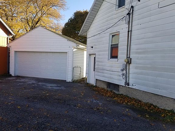 3rd image of 1023 Tiffin Ave