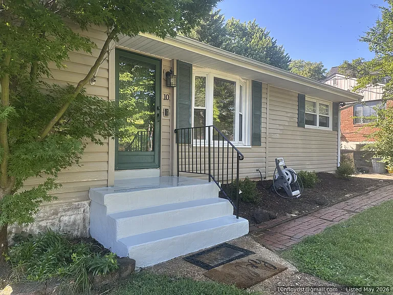 10 N Floyd St — Photo 2