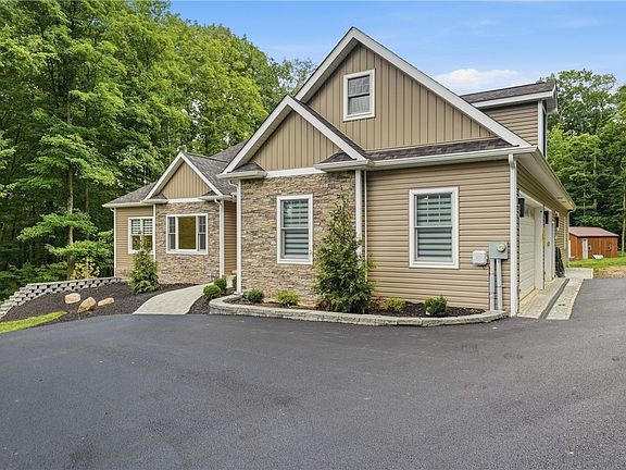 3rd image of 246 Tanglewood Dr