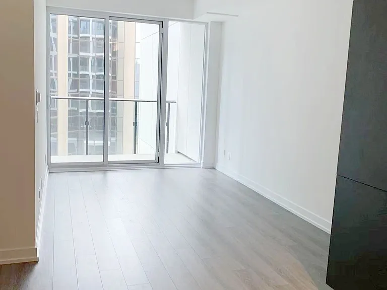 20 Edward St #610 — Photo 4
