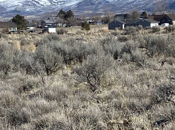 664 Alpine Dr, Spring Creek, NV 89815