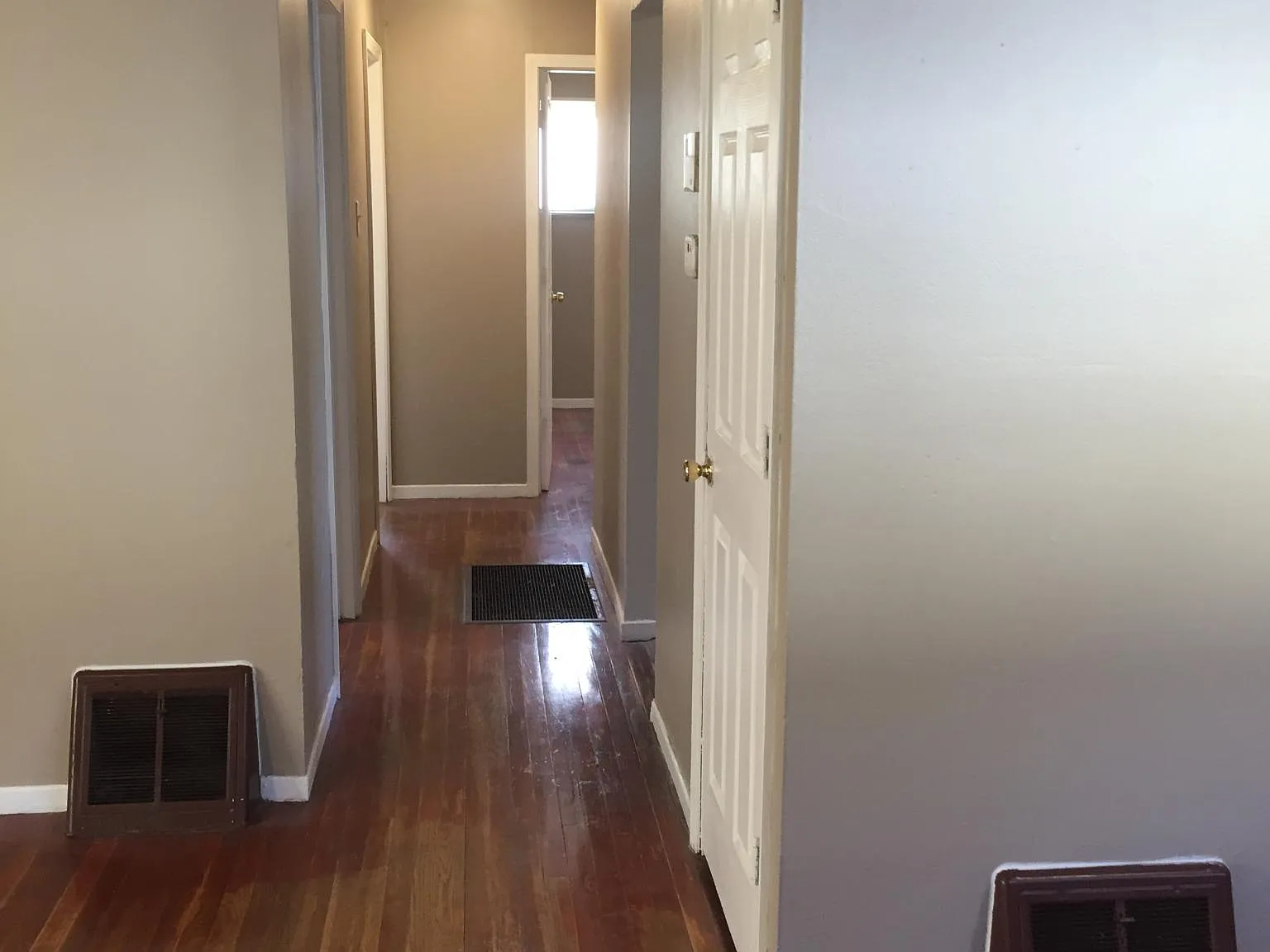 3 bed, 980 sqft, $1,500 — Photo 3