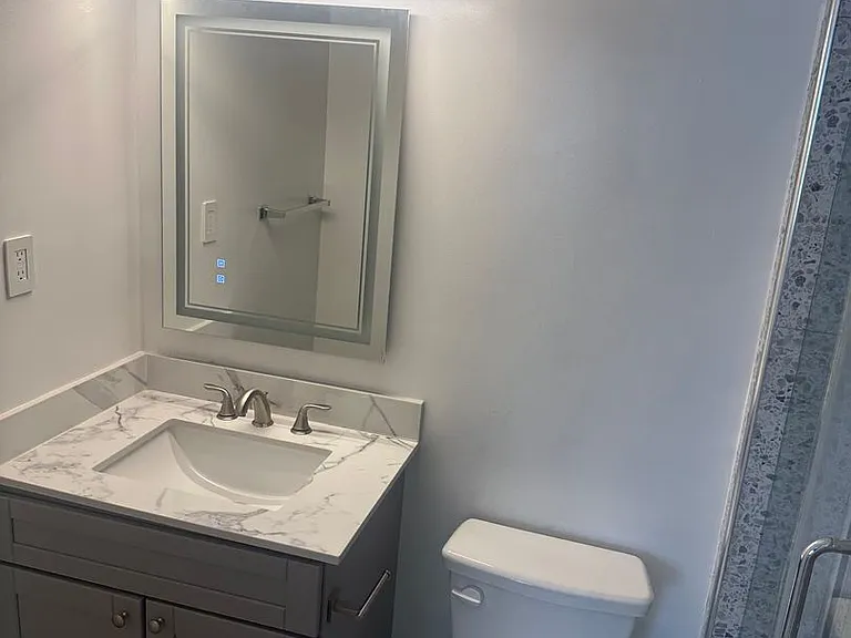 The Diplomat Apartments — Photo 42