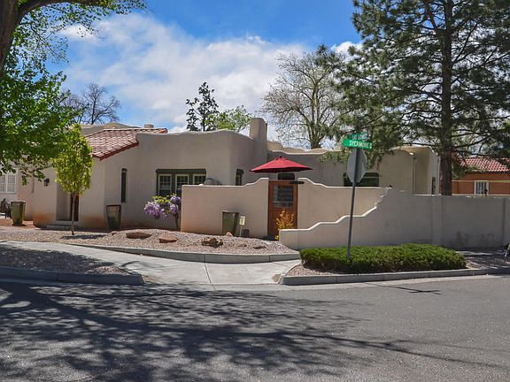 3rd image of 1500 Las Lomas Rd NE