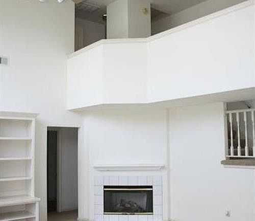 3rd image of 2653 Alameda Dr