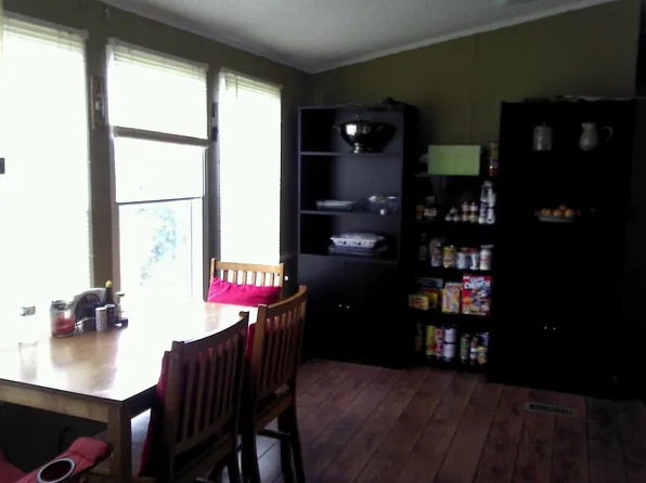 332 Mobile Ave, Trussville, AL 35173