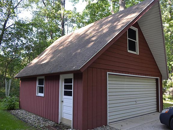 3rd image of 10340 Woodlawn Dr