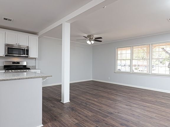 2nd image of 3780 Royal Crest Dr