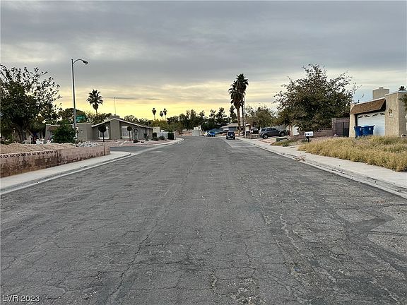 4th image of 4358 Lariat Dr