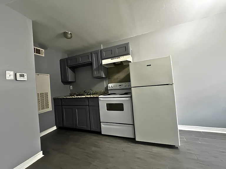 312 N Chestnut St — Photo 12