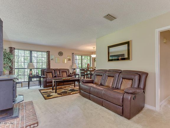 3rd image of 2776 Woody Pl