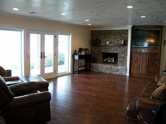 3rd image of 4701 Riverridge Dr