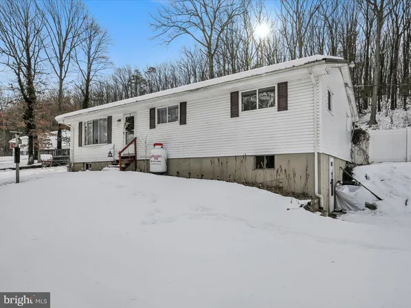 14 Knittles Rd, Pottsville, PA 17901