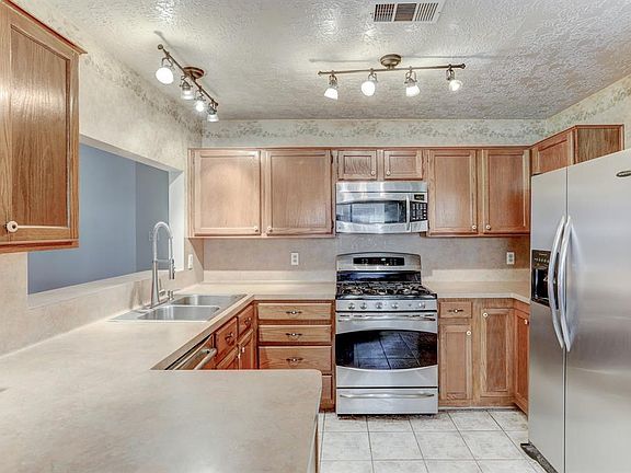 5th image of 2438 N Camden Pkwy