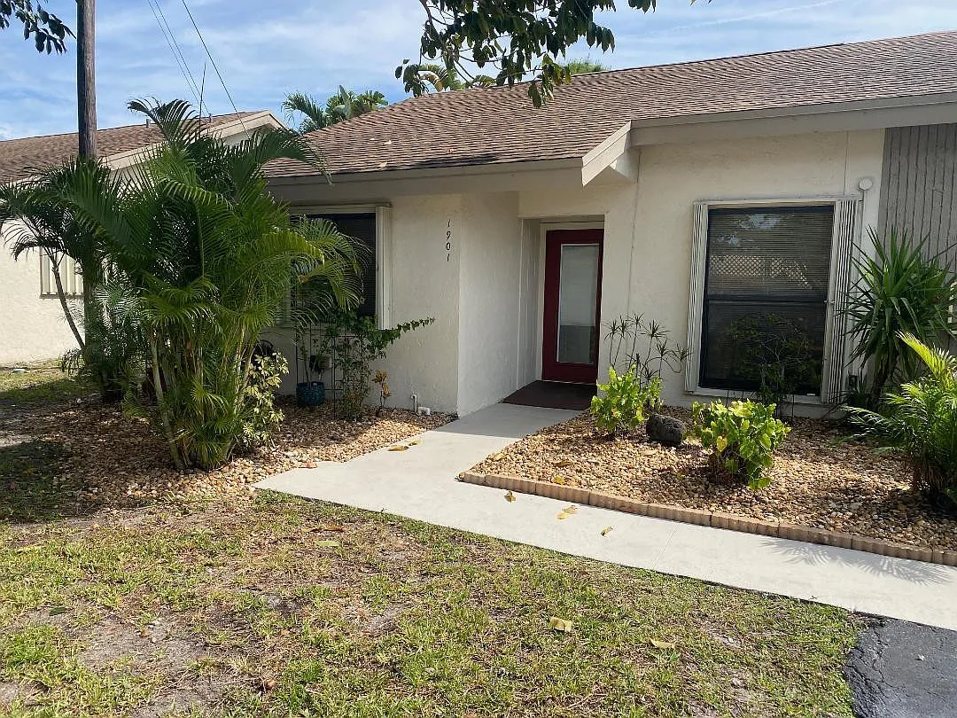 3 bed, 2.0 bath, 1156 sqft, $2,475 — Photo 3