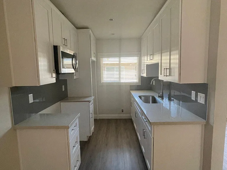 1027 S Atlantic Blvd #17 — Photo 6