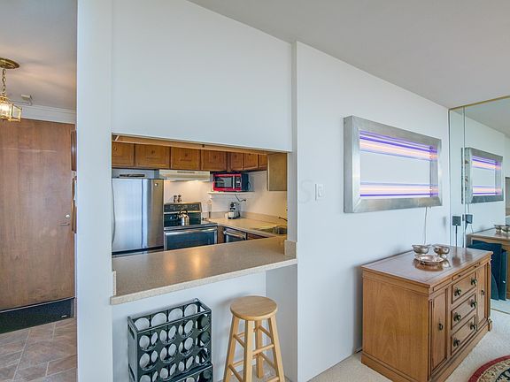 5th image of 1000 Urlin Ave APT 1021