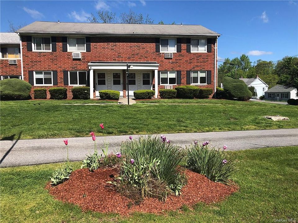 1st image of 2 Manor Dr Unit 2