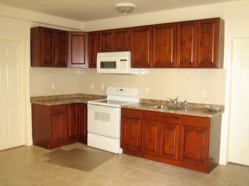 2nd image of 14 Elizabeth St APT 1