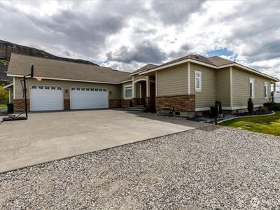 55429 Bay Area Drive NE, Electric City, WA, 99123