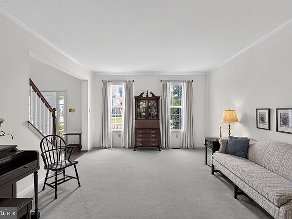 4th image of 417 Forest Ln