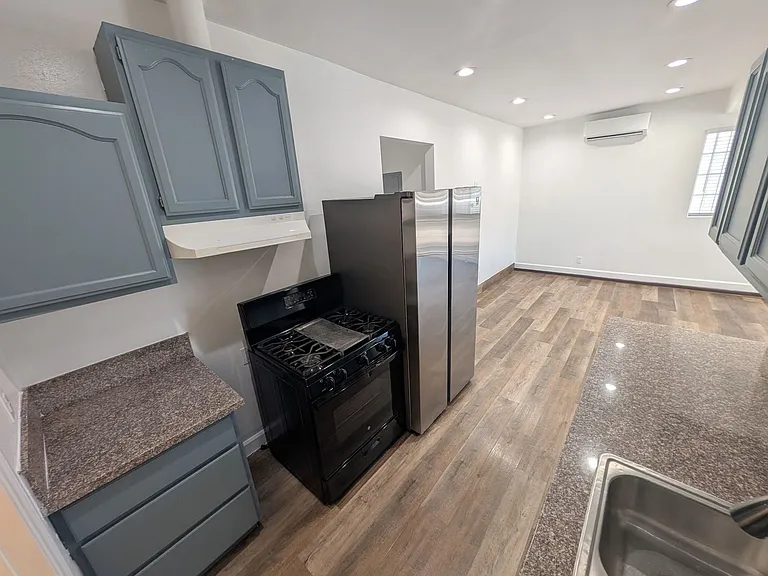 456 Market St — Photo 5