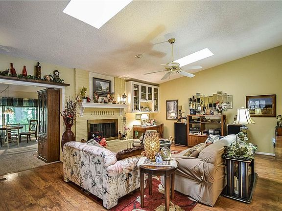4th image of 4106 Fairway Dr