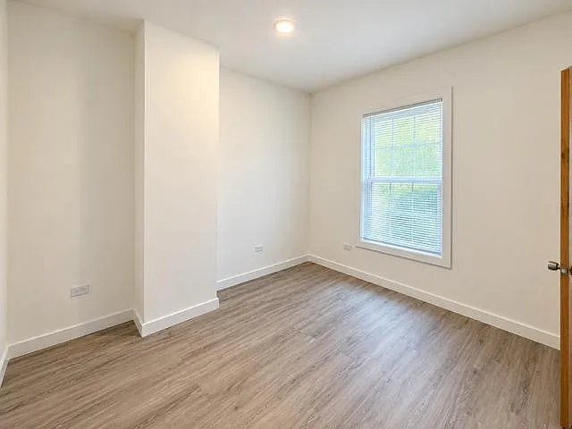 655 Illinois Ave — Photo 4