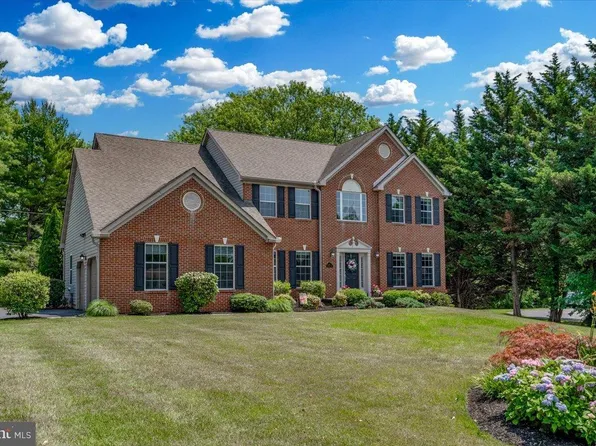 12 Sayers Ct, Wilmington, DE 19803