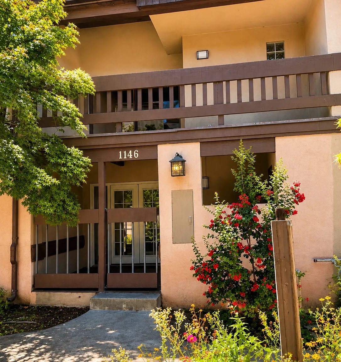 2 bed, 1.5 bath, 1090 sqft, $2,000 — Photo 1
