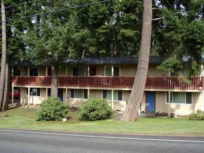1st image of 403 43rd Ave SW APT 2