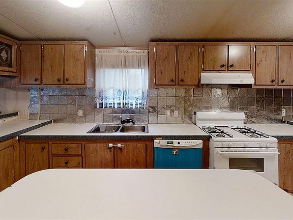 4th image of 720 N Avenue O