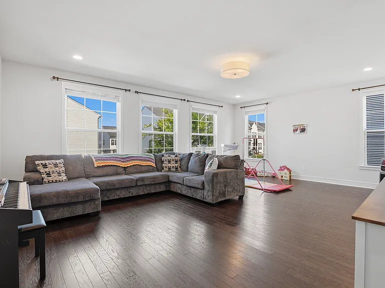 25419 Hartland Orchard Ter — Photo 10